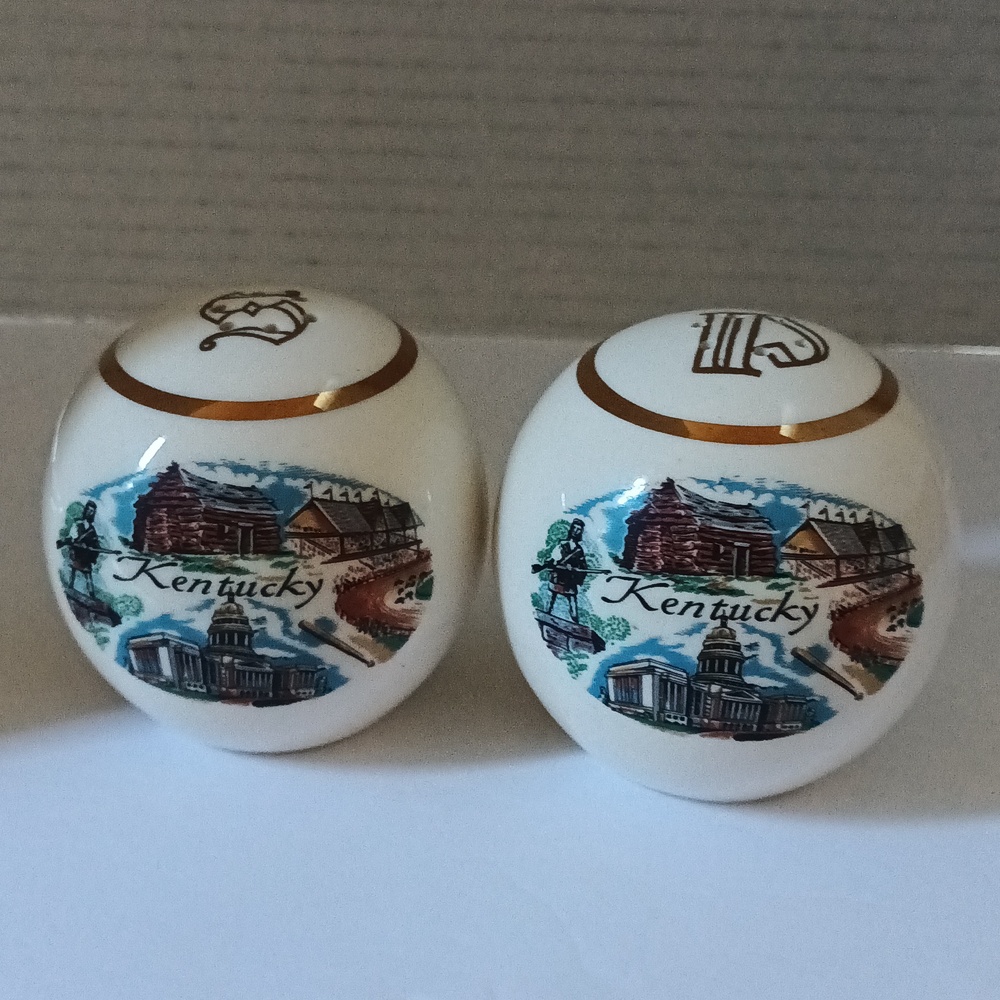 Vtg Gold Trim Porcelain Round Salt & Pepper Shakers Kentucky Souvenir
